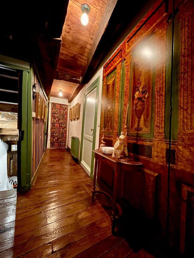 Le Colombier De Cyrano Et Roxane